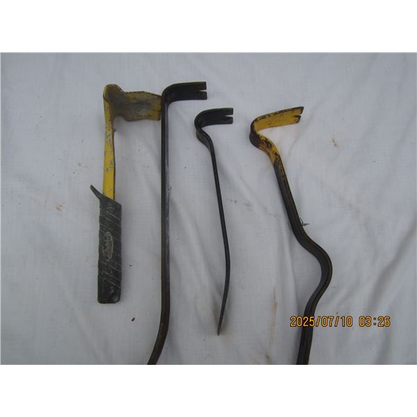 Lot of Hand Tools Scraper, 3 Pry Bars