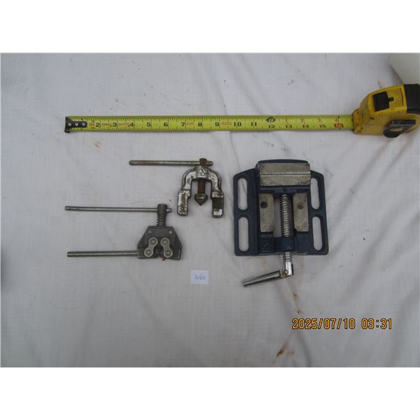 Small Vice and 2 Pulling Tools