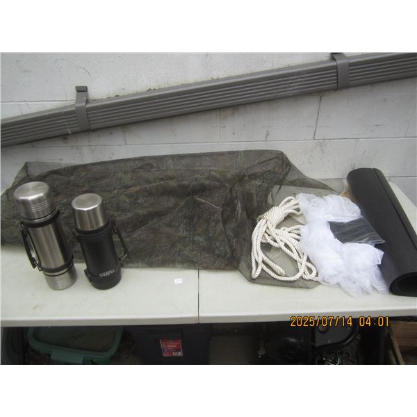 Camping Hunting Lot 2 Thermoses Camo Netting Rope and Bed Roll