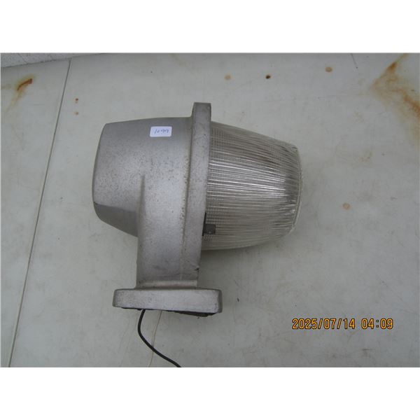 Aluminum Yard Light Good Shape