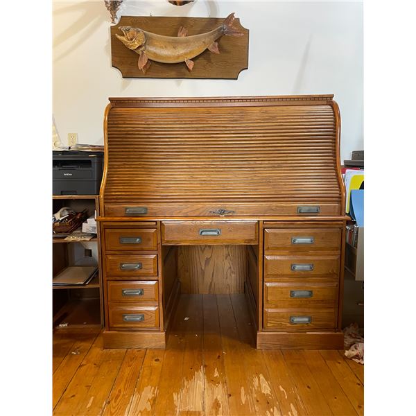 Antique look roll desk with key - ready for transport