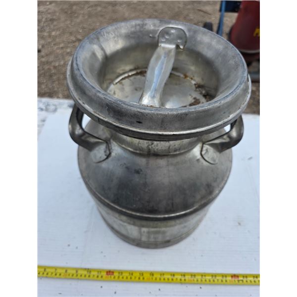 Antique cream can