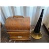 Image 1 : Cylindrical gramaphone with horn