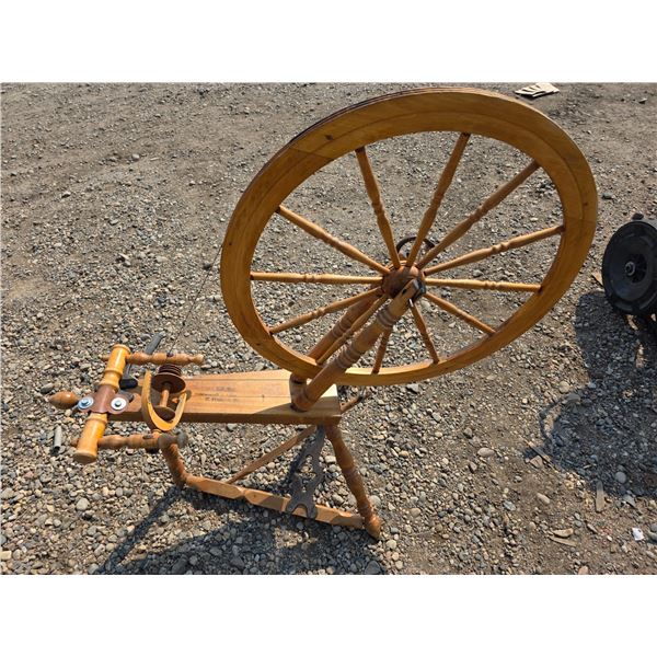 Antique spinning wheel