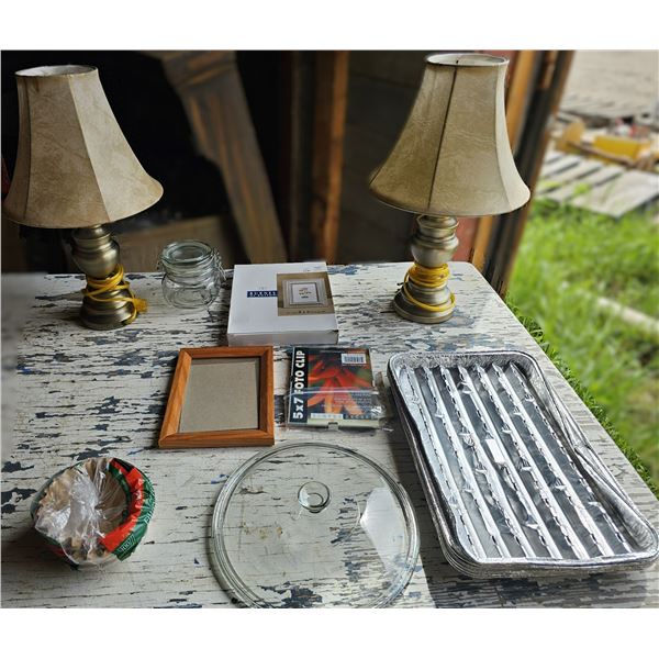 Box of Misc Stuff/Lamps X2