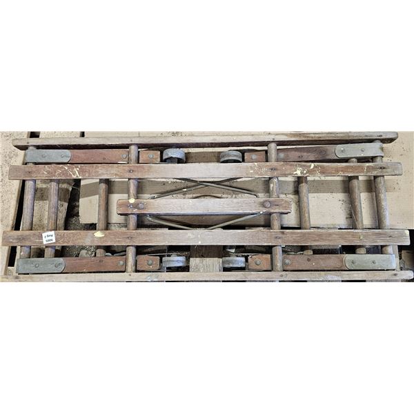 Vintage Foldable Wooden Was Tub Stand