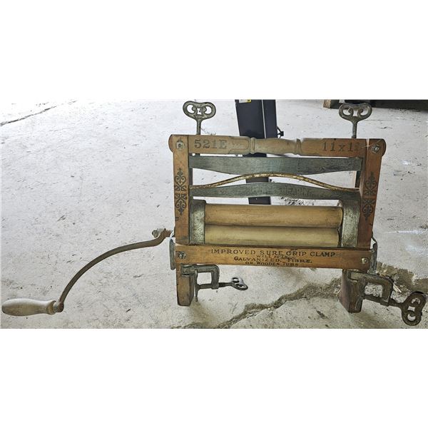 Antique Clothes Ringer