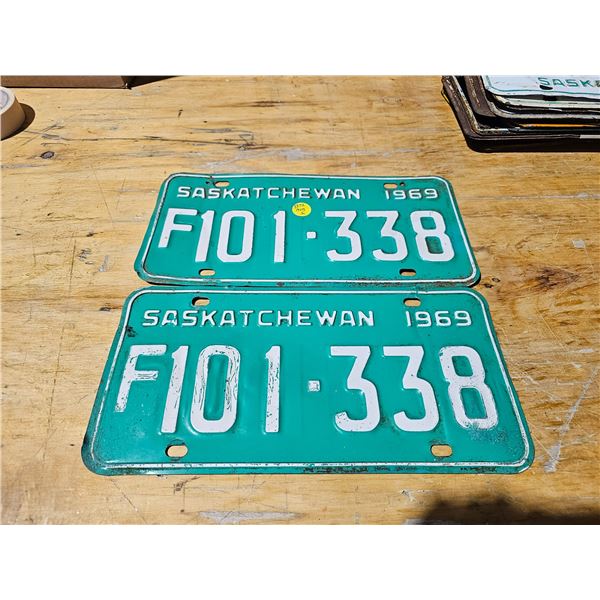 1969 Sask Plate F101-338 (Pair)