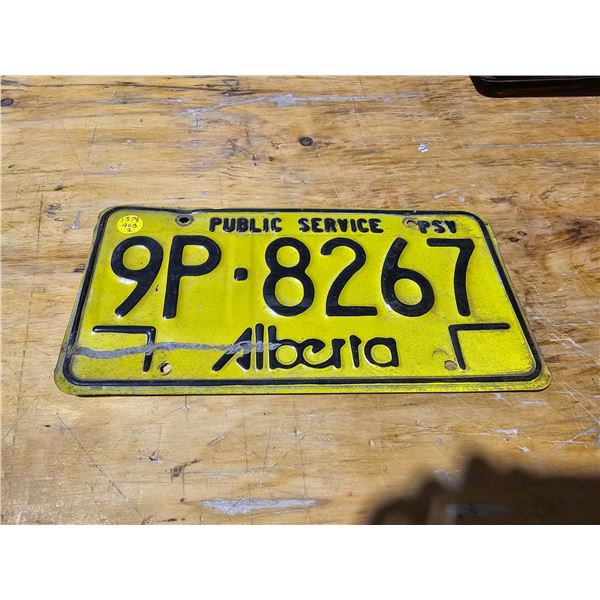 Alberta Plate 9P-8267 (Public Service)