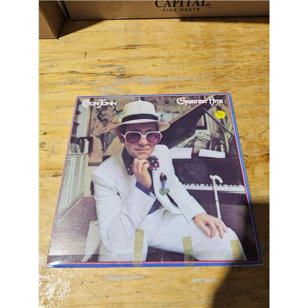 Record - Elton John: Greatest Hits