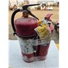 Image 1 : 2 Fire extinguishers