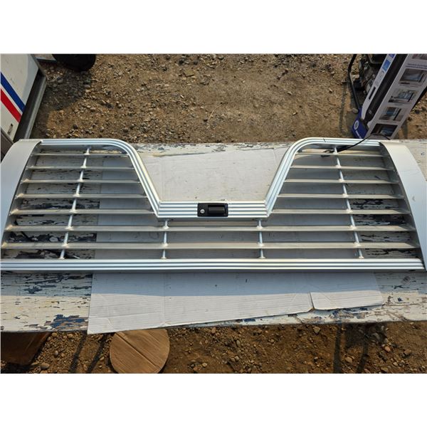 Aluminium tailgate with key-63"L