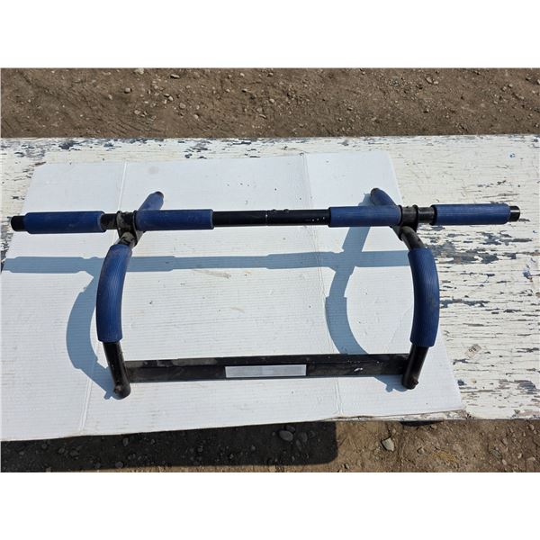 Pull up bar