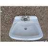 Image 4 : Vintage Wall Hanging Sink