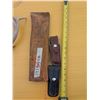 Image 6 : (2) Folding Knives (1) Folding Saw w/ Sheath an (1) Set of rattling Antlers