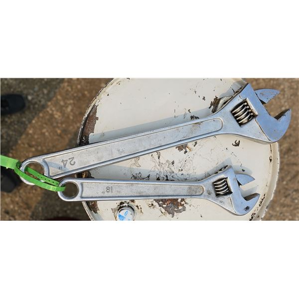 Set of Crescent Wrenches - 18" & 24"