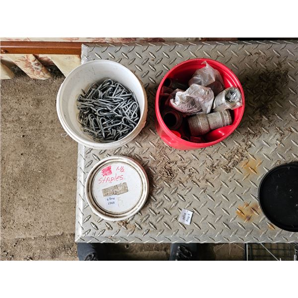 1 1/2 Galvanized Staples/Pipe Fittings