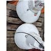 Image 2 : 2 large industrial lights