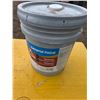 Image 2 : Full bucket of coating for walls