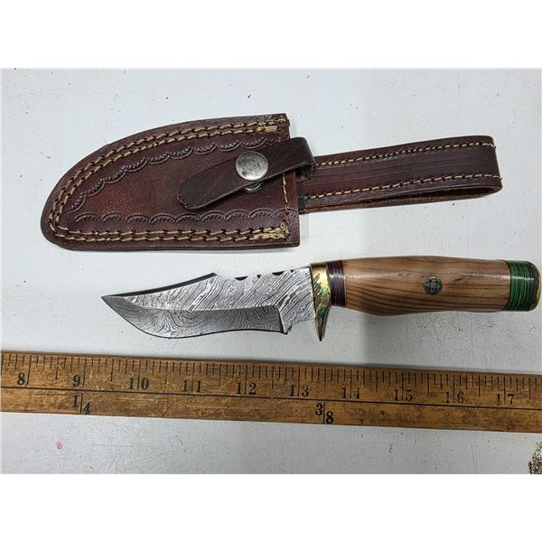 Damascus steel Knife with sheath