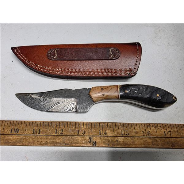 Knife with sheath