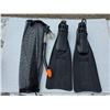 Image 2 : Diving flippers and snorkel