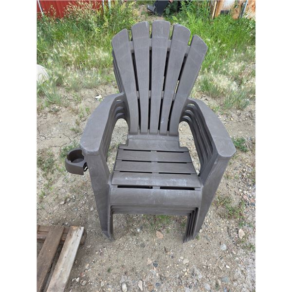 Set of 4 plastic patio chairs