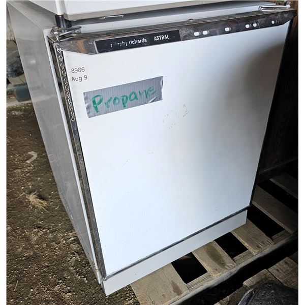 Propane Fridge 21x28x19.5 - Untested