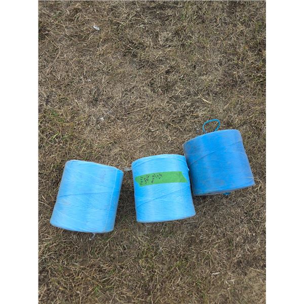 3 rolls of 9000 baler twine