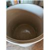 Image 2 : 25 Imperial Crock- Medalta Potteries LTD, in great condition
