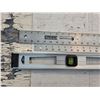Image 3 : Meter sticks with level