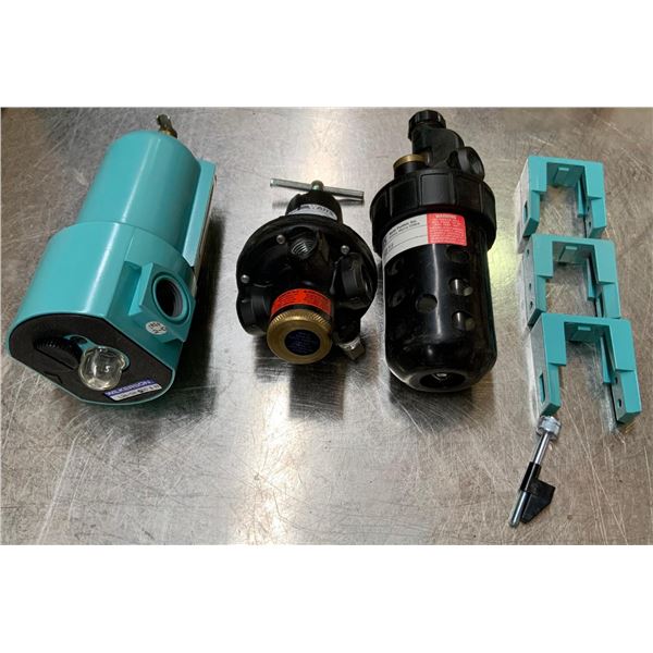 New Wilkerson Separator, Float, Regulator ¼” - ½”