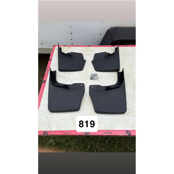 Chev, Colorado mudflaps full set