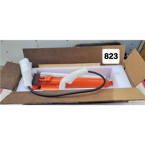 Air jack for engine hoist