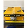 Image 1 : DeWalt Case of Bolts 150/case