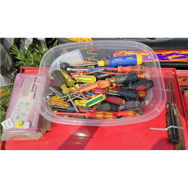 Approx 58 Screwdrivers/LP Gas Alarm