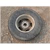 Image 5 : 265/75/16" Tire om 6 Bolt Chev Rim