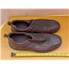 Image 4 : Size 13 Leather Shoes + XL Sneakers Good COND