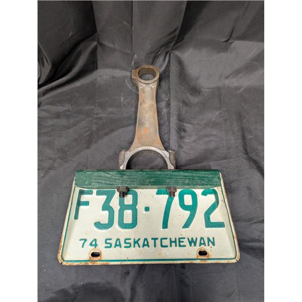 Vintage 1974 F38-792 Sask Plate Wall Dust Pan Design 15"x11.5"