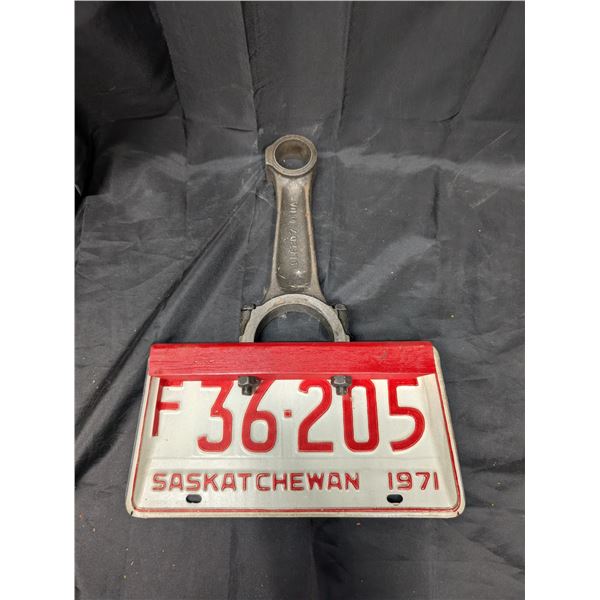 Vintage 1971 F36-205 Sask Plate Wall Dust Pan Design 15"x11.5"