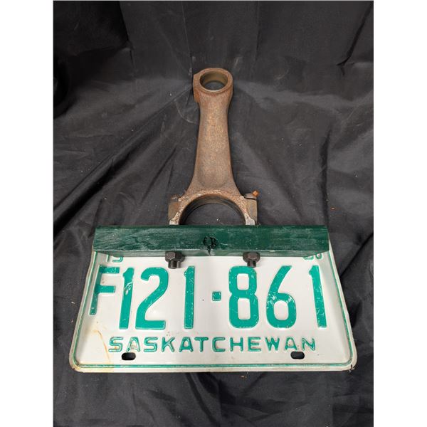 Vintage 1968 F121-861 Sask Plate Wall Dust Pan Design 15"x11.5"