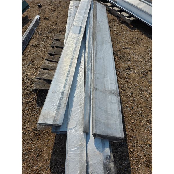 Assorted flashing colors vary- approx 20 pieces- roughly 10FT long- new