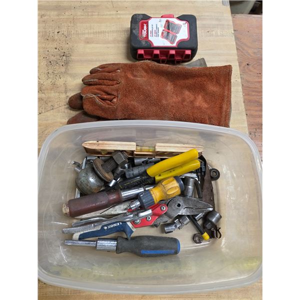 Lot of misc tools and welding gloves