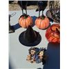 Image 10 : Large collection of Halloween decorations