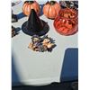 Image 5 : Large collection of Halloween decorations