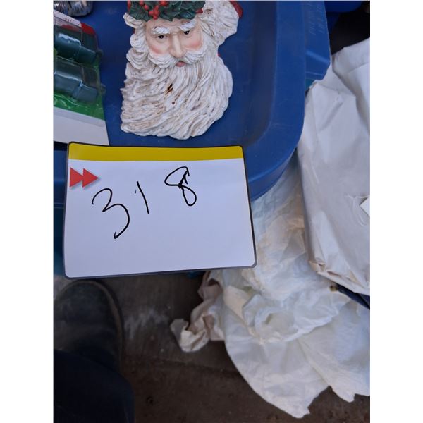 Rubber tote of Xmas decorations