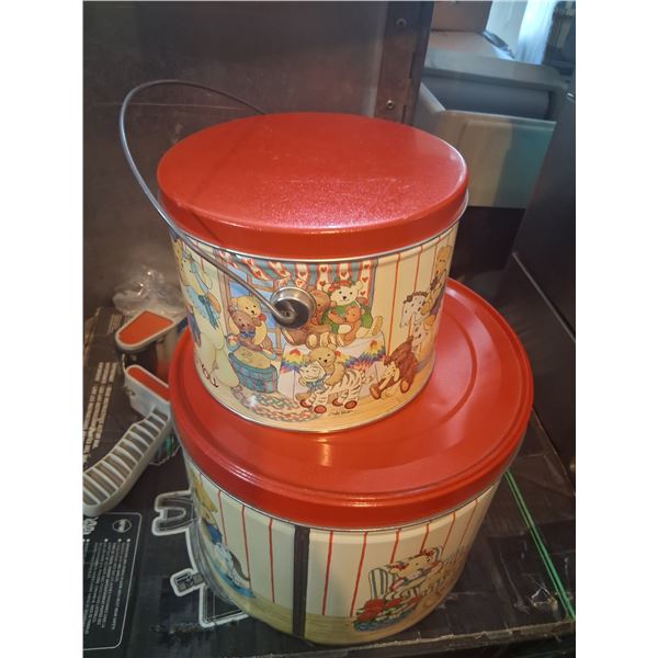 Teddy Bear Tin's & Glass