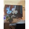 Image 19 : Misc Bag of Decor