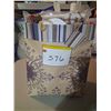 Image 20 : Misc Bag of Decor