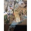 Image 8 : Misc Bag of Decor